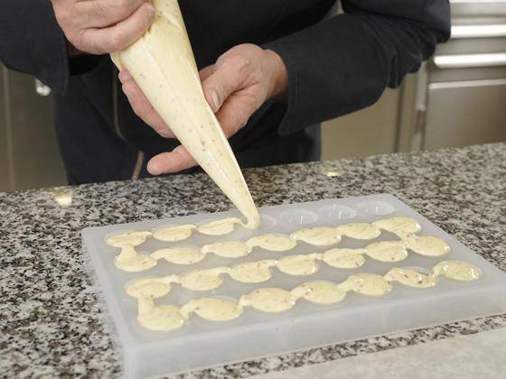 moulding white chocolate bonbons