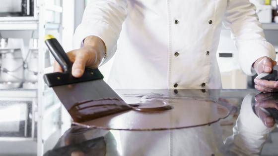 Tempering on a worktop (marble)