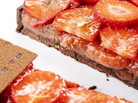 nutritive strawberry cacao tart